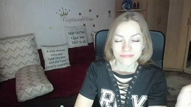 Snapshot of Tiffany_Bates chatting on 8, 10, 2025 Tiffany Bates online show from 8, 10, 2025