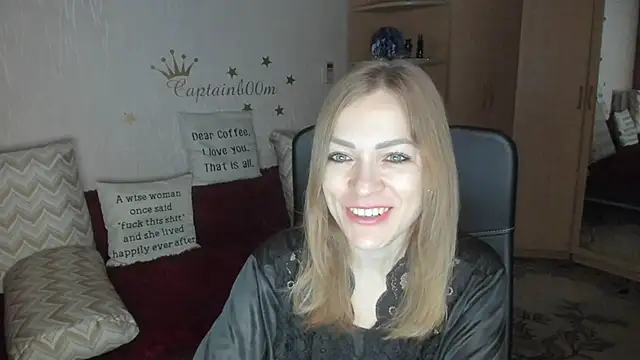 Snapshot of Tiffany_Bates chatting on 13, 10, 2025 Tiffany Bates online show from 13, 10, 2025