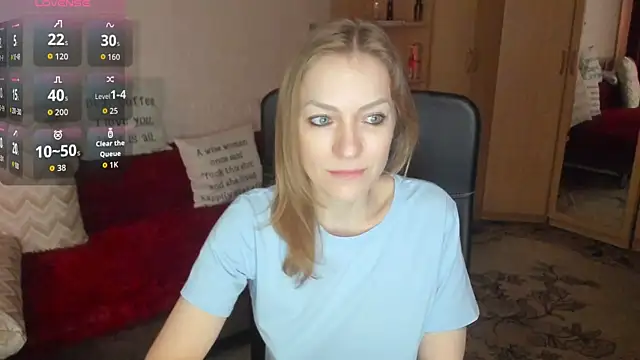 Snapshot of Tiffany_Bates chatting on 12, 5, 2026 Tiffany Bates online show from 12, 5, 2026
