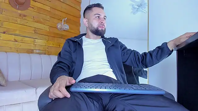 Snapshot of ted_montoya chatting on 28, 10, 2025 ted montoya online show from 28, 10, 2025