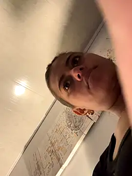 Snapshot of anna_evans09 chatting on 5, 10, 2025 anna evans09 online show from 5, 10, 2025