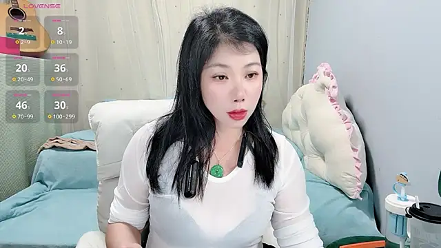 Huanhuan- online show from 4, 10, 2025