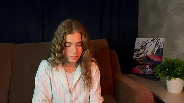 Snapshot of LilianLee chatting on 9, 10, 2025 LilianLee online show from 9, 10, 2025