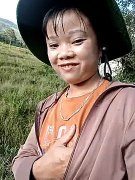 Snapshot of Samyy_xx chatting on 17, 10, 2025 Samyy xx online show from 17, 10, 2025