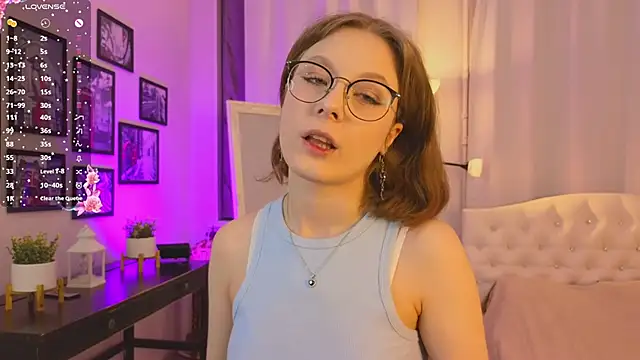 Snapshot of Bubblegum_Babe_ chatting on 9, 10, 2025 Bubblegum Babe online show from 9, 10, 2025