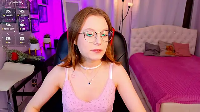 Snapshot of Bubblegum_Babe_ chatting on 1, 11, 2025 Bubblegum Babe online show from 1, 11, 2025