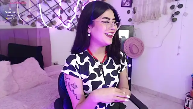 isa bunny18 online show from 24, 10, 2025