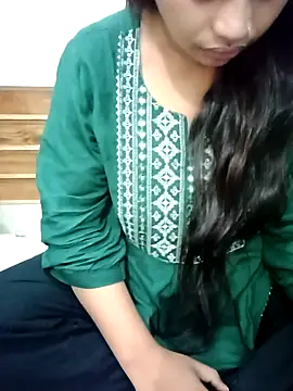 Snapshot of Minakshi_677 chatting on 9, 10, 2025 Minakshi 677 online show from 9, 10, 2025