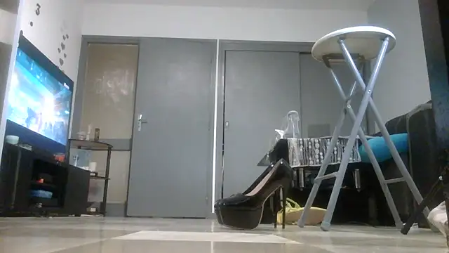 vanessadeesse online show from 13, 4, 2026