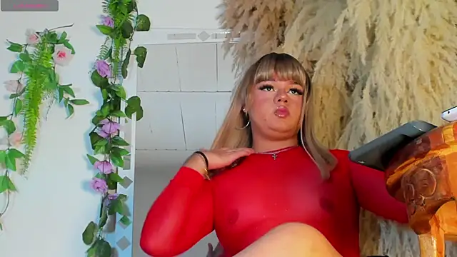 Snapshot of Tiffany_deluxe chatting on 27, 9, 2025 Tiffany deluxe online show from 27, 9, 2025