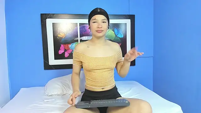 Snapshot of loversvalery chatting on 15, 10, 2025 loversvalery online show from 15, 10, 2025