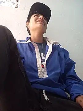 Snapshot of Owen_tomboy chatting on 6, 11, 2025 Owen tomboy online show from 6, 11, 2025