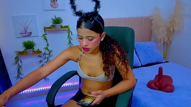 Snapshot of pequitasmedusa9 chatting on 17, 10, 2025 pequitasmedusa9 online show from 17, 10, 2025