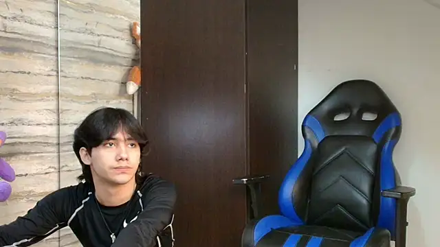 Snapshot of Lovers_21 chatting on 2, 4, 2026 Lovers 21 online show from 2, 4, 2026