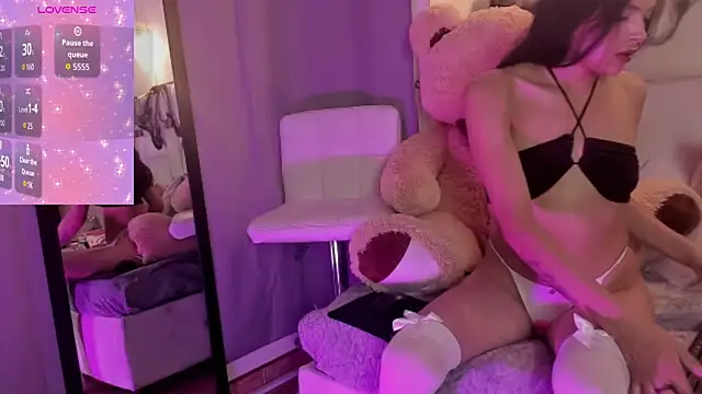 AelithEscarlata online show from 25, 10, 2025