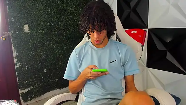 Snapshot of xion_ez chatting on 4, 2, 2026 xion ez online show from 4, 2, 2026