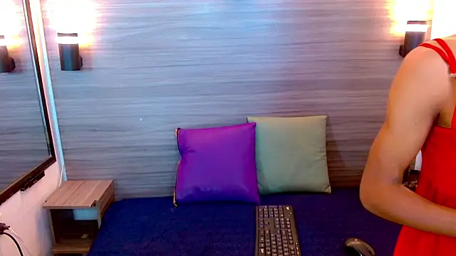 Snapshot of katherine_x1 chatting on 18, 10, 2025 katherine x1 online show from 18, 10, 2025