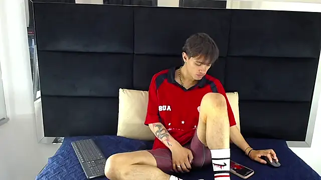 Snapshot of Jerom_xx chatting on 20, 10, 2025 Jerom xx online show from 20, 10, 2025