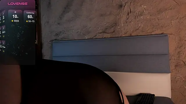 Snapshot of skarlet_miller_ chatting on 4, 10, 2025 skarlet miller online show from 4, 10, 2025