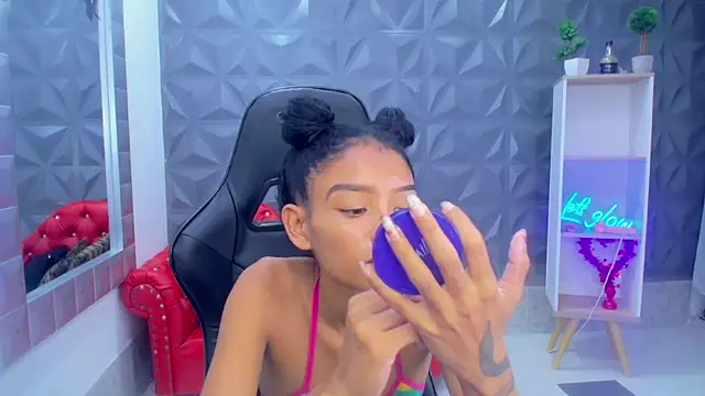 Snapshot of adisson_petite1 chatting on 10, 1, 2026 adisson petite1 online show from 10, 1, 2026