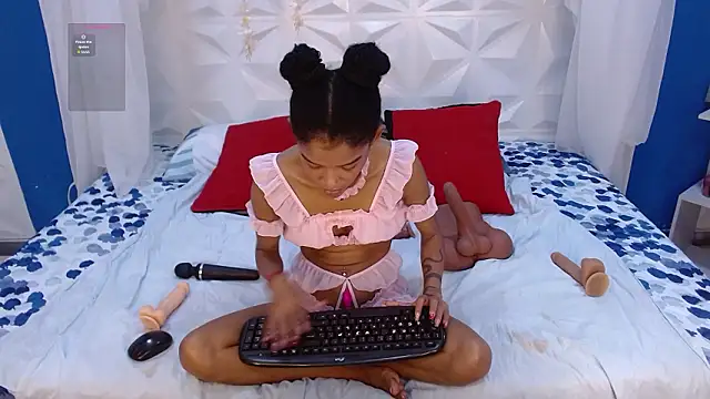 Snapshot of adisson_petite1 chatting on 6, 2, 2026 adisson petite1 online show from 6, 2, 2026