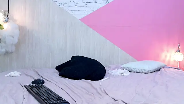 Snapshot of adisson_petite1 chatting on 9, 2, 2026 adisson petite1 online show from 9, 2, 2026