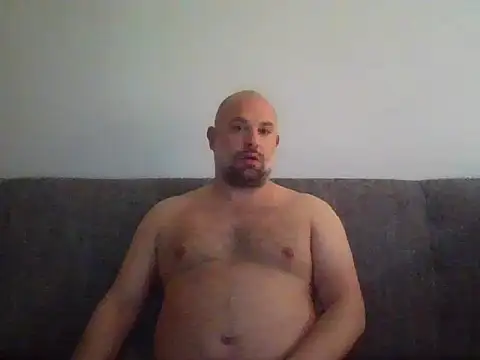 Snapshot of CristalDad chatting on 27, 10, 2025 CristalDad online show from 27, 10, 2025