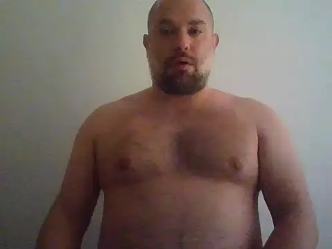 Snapshot of CristalDad chatting on 4, 11, 2025 CristalDad online show from 4, 11, 2025