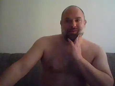 Snapshot of CristalDad chatting on 11, 11, 2025 CristalDad online show from 11, 11, 2025