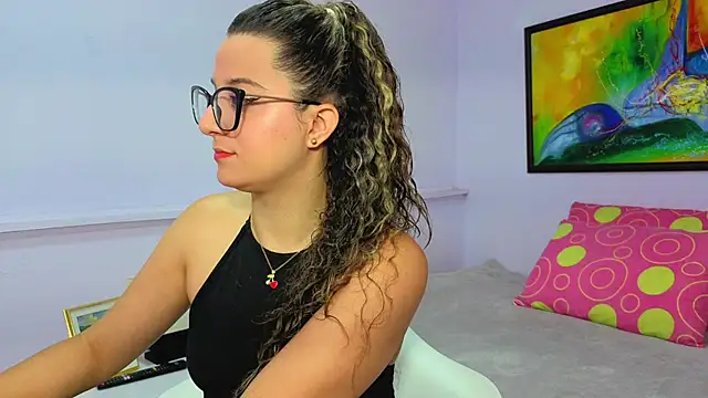 Snapshot of katiaa_lovv chatting on 17, 4, 2026 katiaa lovv online show from 17, 4, 2026