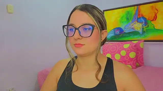 Snapshot of katiaa_lovv chatting on 4, 5, 2026 katiaa lovv online show from 4, 5, 2026