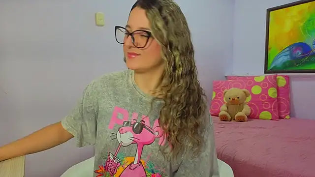 Snapshot of katiaa_lovv chatting on 14, 5, 2026 katiaa lovv online show from 14, 5, 2026