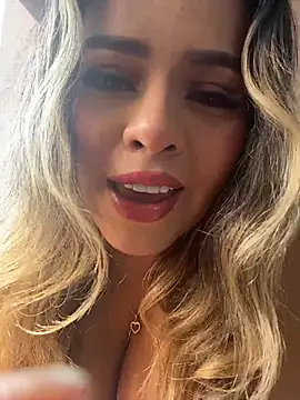 Snapshot of itsdanividarte chatting on 6, 11, 2025 itsdanividarte online show from 6, 11, 2025