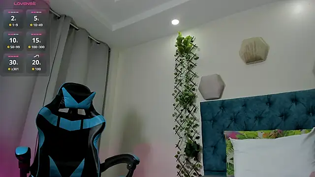 violett  rousee online show from 7, 10, 2025