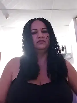 Snapshot of MEYBELLATINA chatting on 20, 12, 2025 MEYBELLATINA online show from 20, 12, 2025