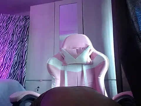 Nahomyyy online show from 9, 3, 2026