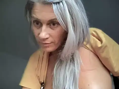 Snapshot of ella88Mya chatting on 1, 10, 2025 ella88Mya online show from 1, 10, 2025
