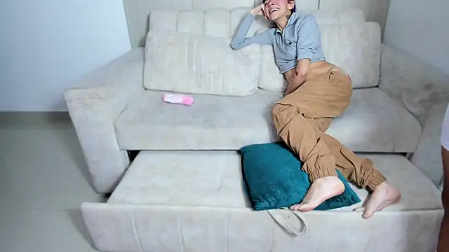 skygirls  online show from 19, 10, 2025