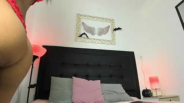 Nyra 18 online show from 18, 10, 2025