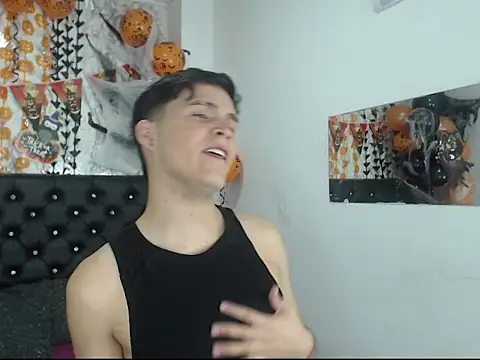 Snapshot of Aaron_Foxxx chatting on 15, 10, 2025 Aaron Foxxx online show from 15, 10, 2025