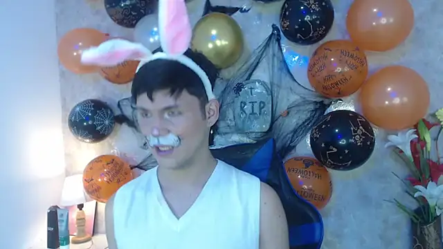 Snapshot of Aaron_Foxxx chatting on 25, 10, 2025 Aaron Foxxx online show from 25, 10, 2025