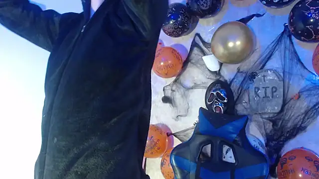 Snapshot of Aaron_Foxxx chatting on 28, 10, 2025 Aaron Foxxx online show from 28, 10, 2025