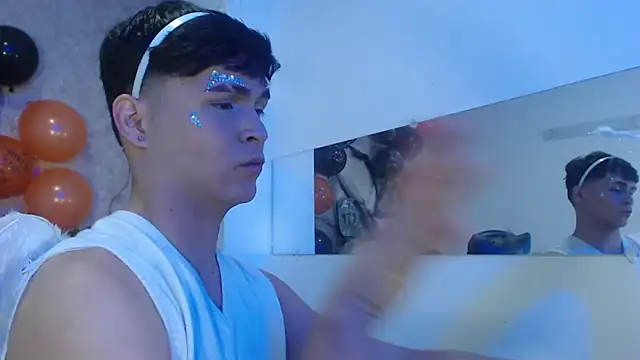 Snapshot of Aaron_Foxxx chatting on 31, 10, 2025 Aaron Foxxx online show from 31, 10, 2025