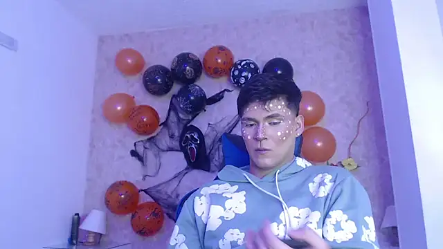 Snapshot of Aaron_Foxxx chatting on 2, 11, 2025 Aaron Foxxx online show from 2, 11, 2025