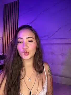 Honey noir online show from 26, 2, 2026