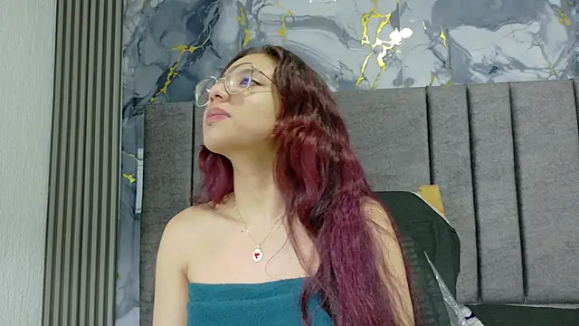 Snapshot of Abrilmirren chatting on 28, 9, 2025 Abrilmirren online show from 28, 9, 2025