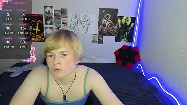 Cattie w  online show from 19, 12, 2025