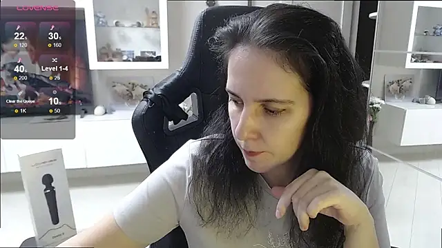 Snapshot of Irwi_Tomboy chatting on 6, 11, 2025 Irwi Tomboy online show from 6, 11, 2025