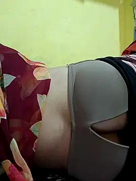Snapshot of misskomal97 chatting on 26, 9, 2025 misskomal97 online show from 26, 9, 2025