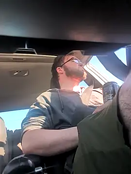 Snapshot of bear8t chatting on 30, 10, 2025 bear8t online show from 30, 10, 2025